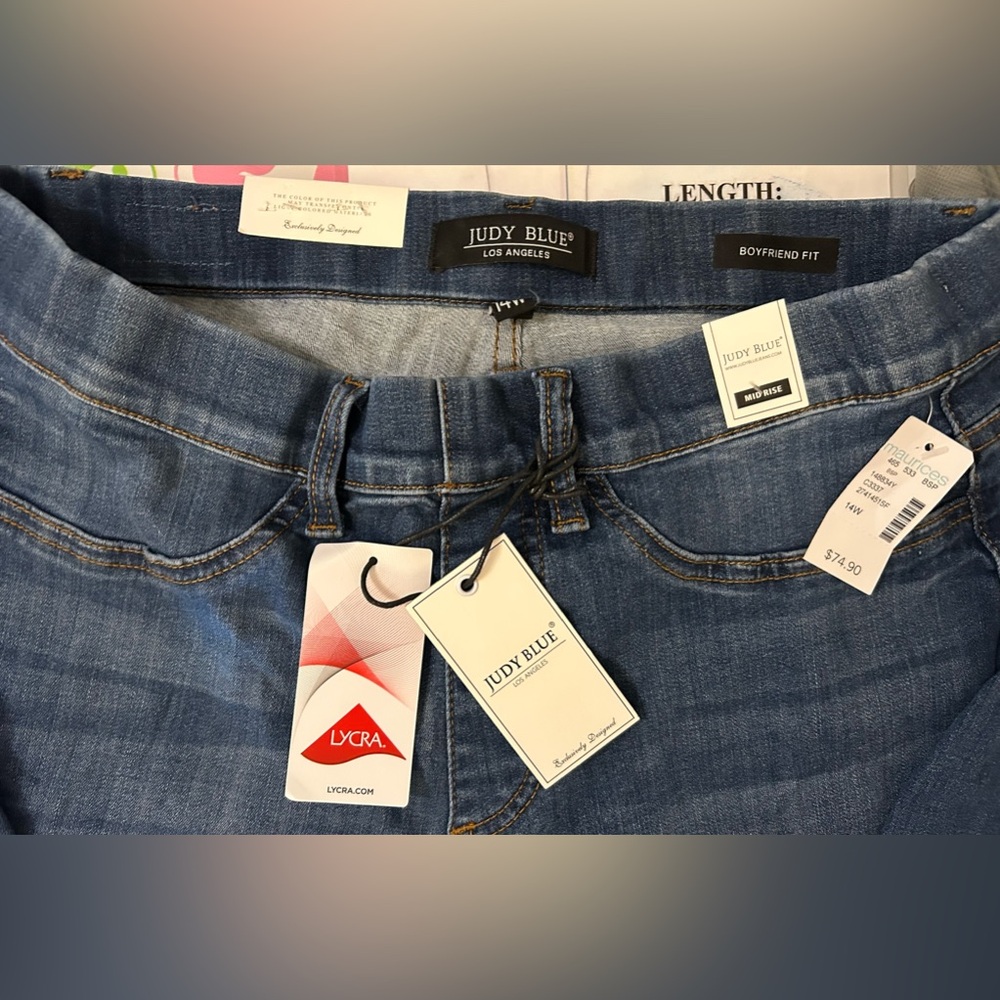 Judy Blue Jeans 14 Mid Rise Boyfriend Ripped Jeans - Size 14W New With Tags - Picture 8 of 9